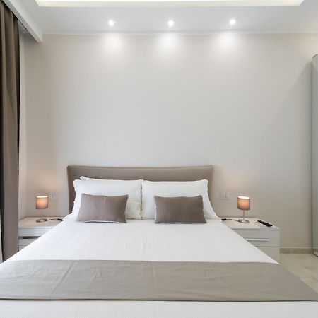 Caruso Regal House Apartment Rome Bagian luar foto