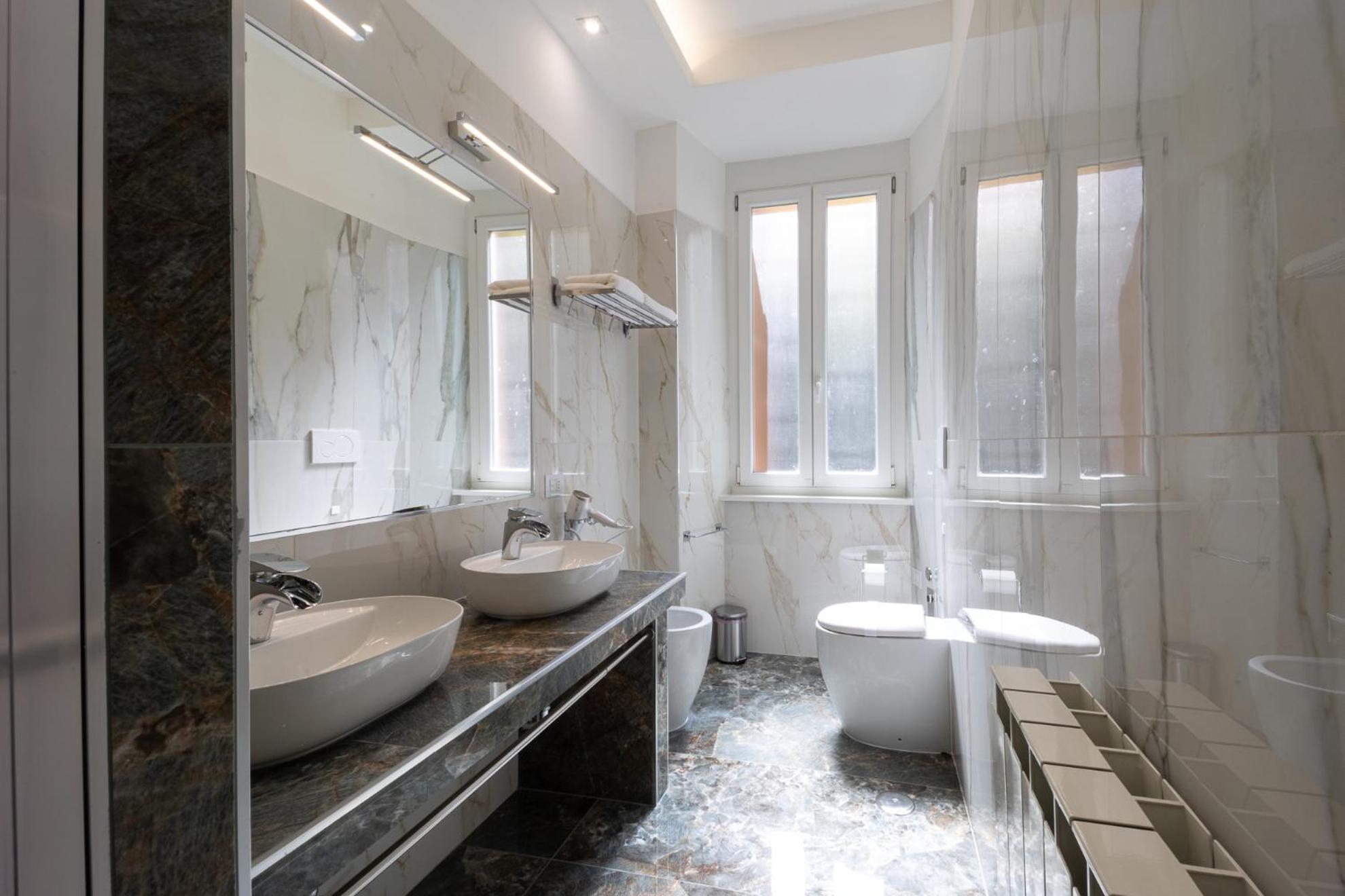 Caruso Regal House Apartment Rome Bagian luar foto