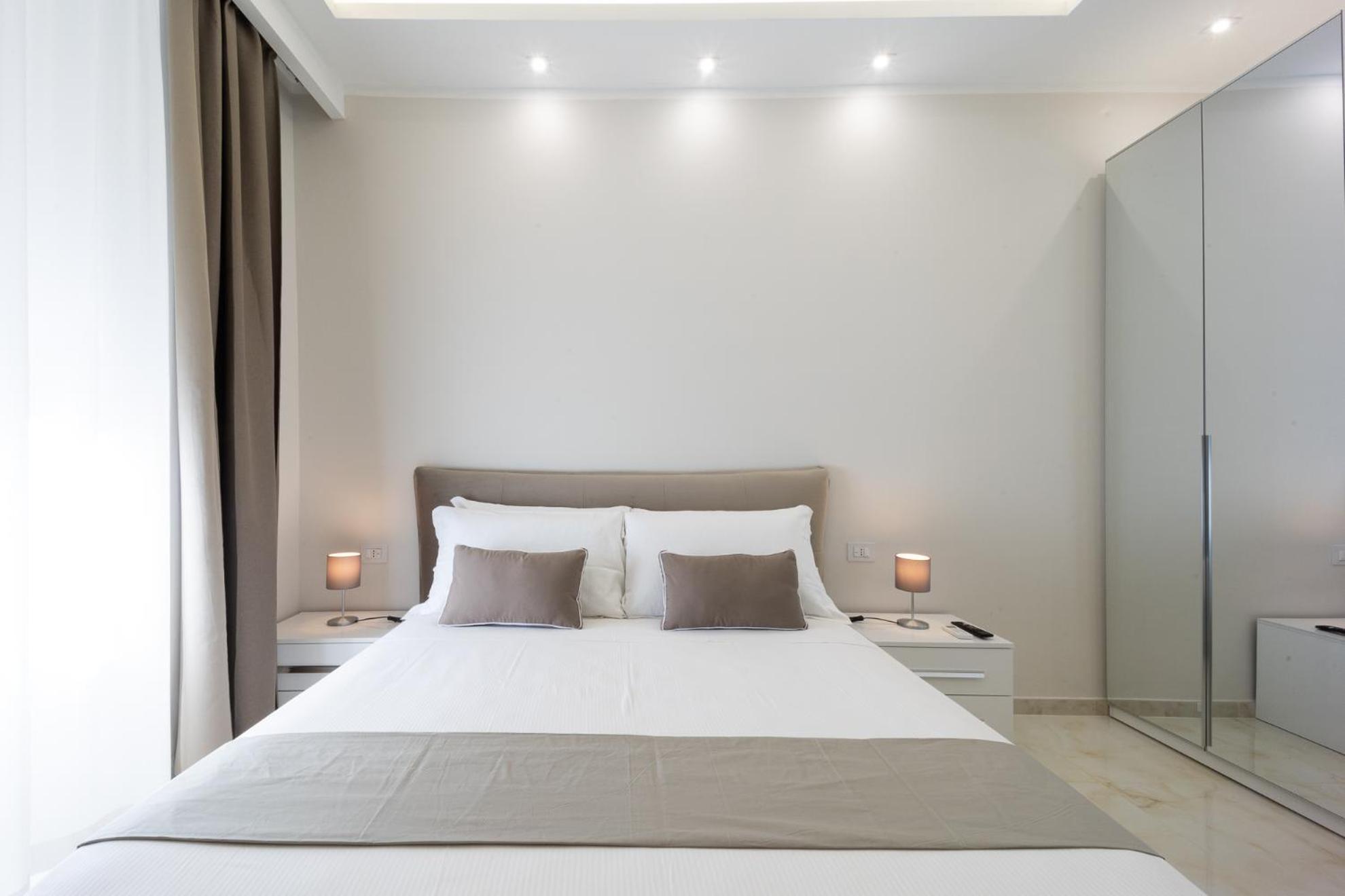Caruso Regal House Apartment Rome Bagian luar foto