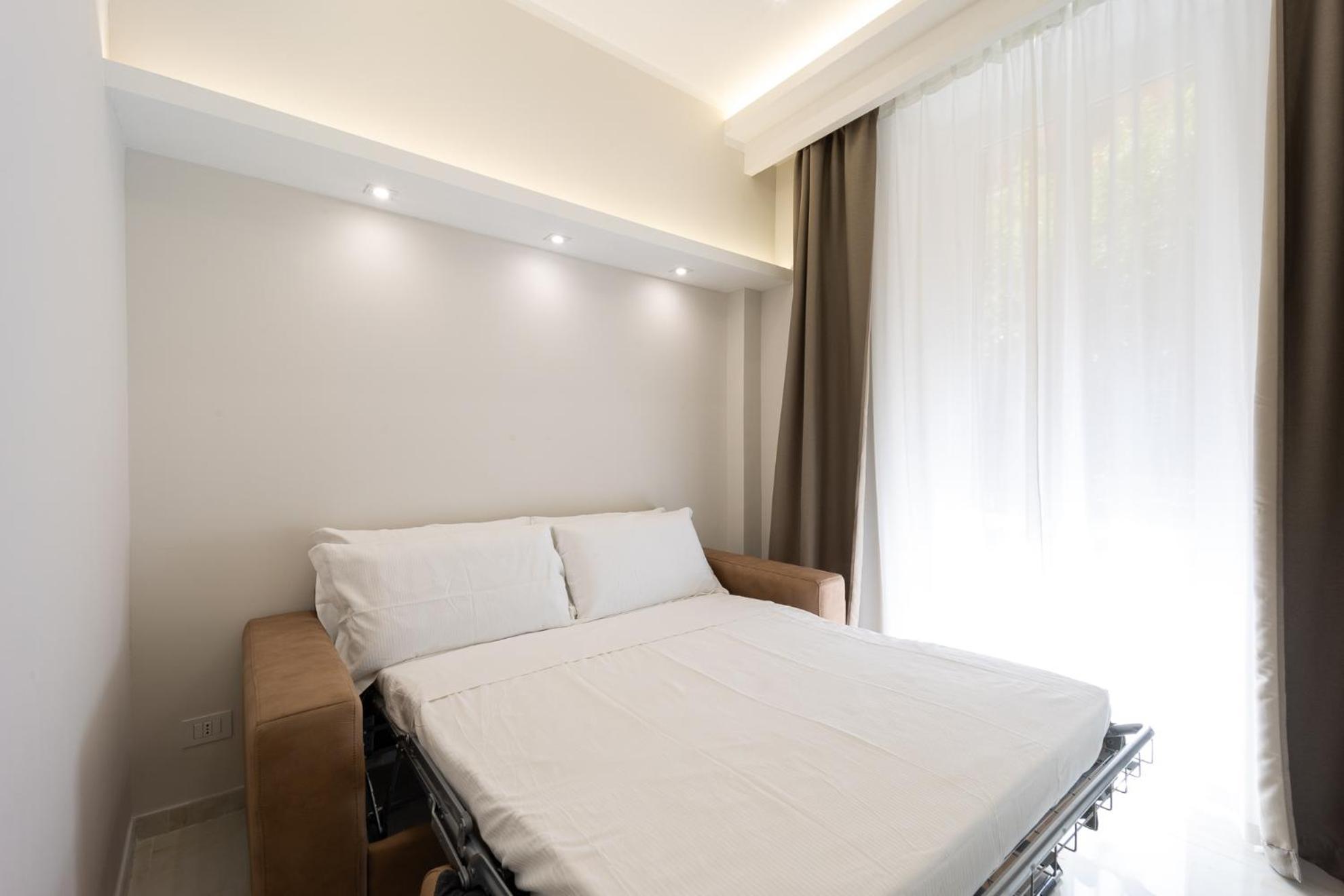 Caruso Regal House Apartment Rome Bagian luar foto