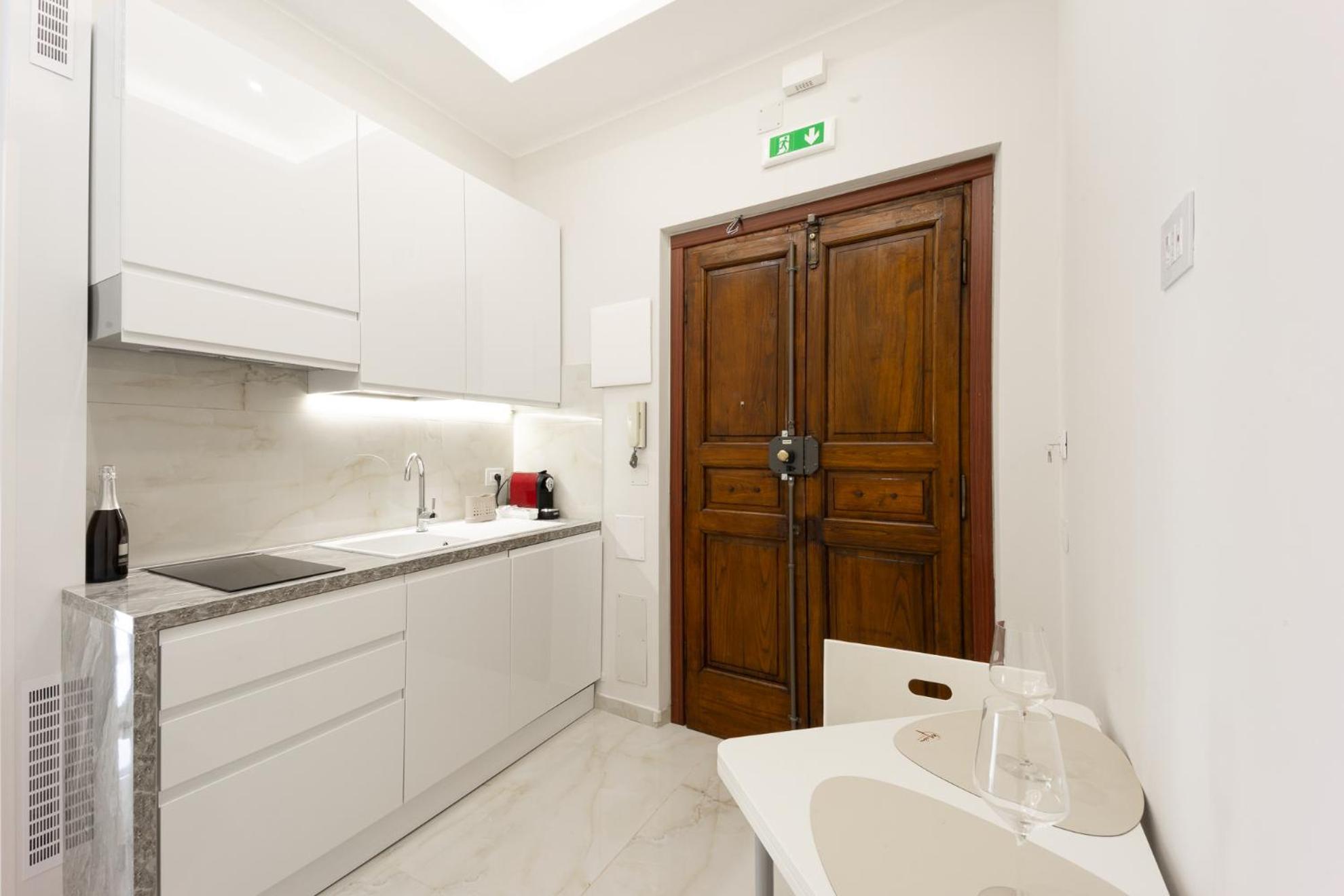 Caruso Regal House Apartment Rome Bagian luar foto