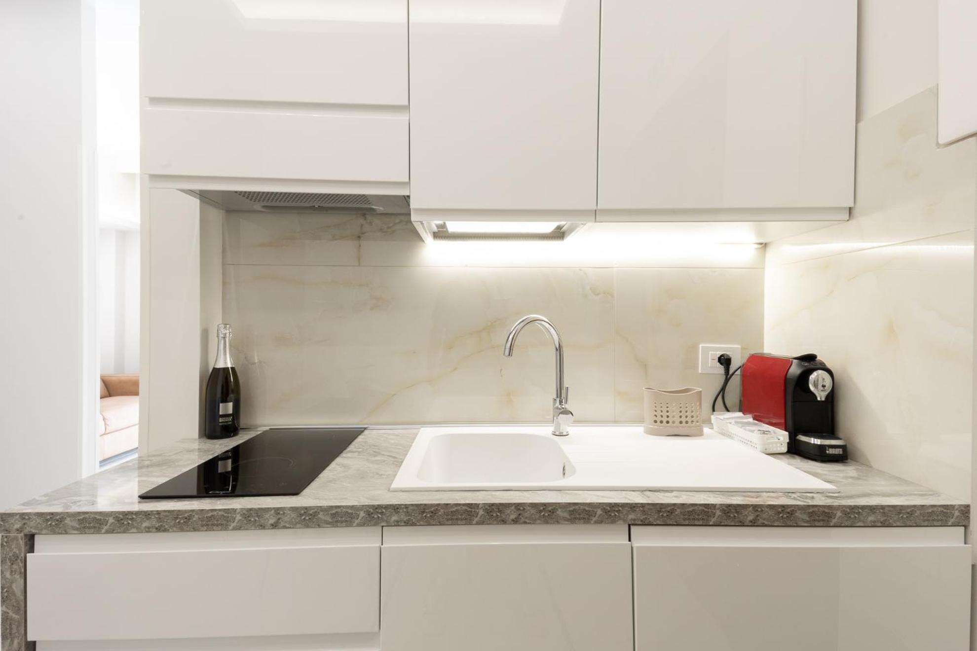 Caruso Regal House Apartment Rome Bagian luar foto