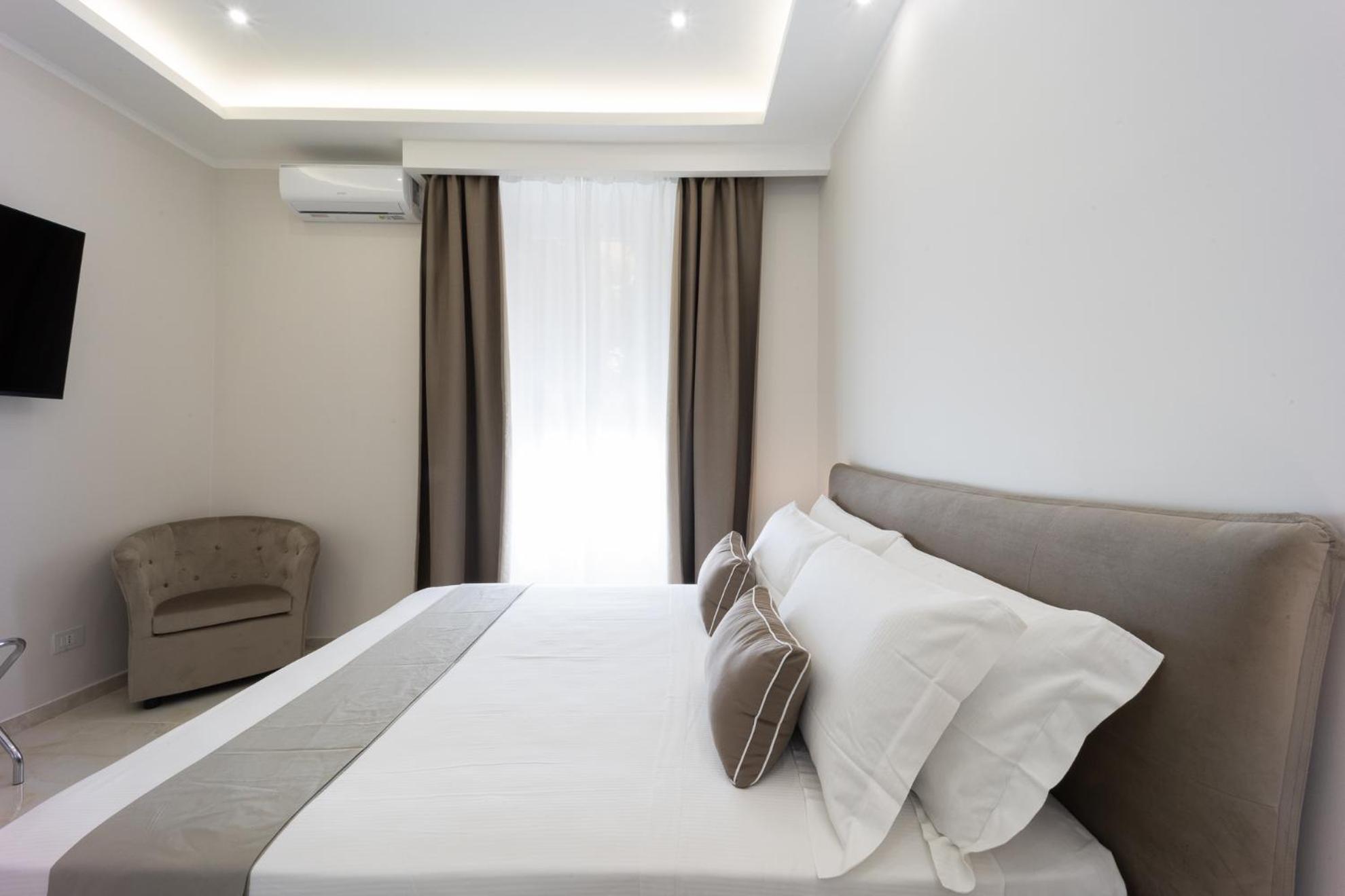 Caruso Regal House Apartment Rome Bagian luar foto