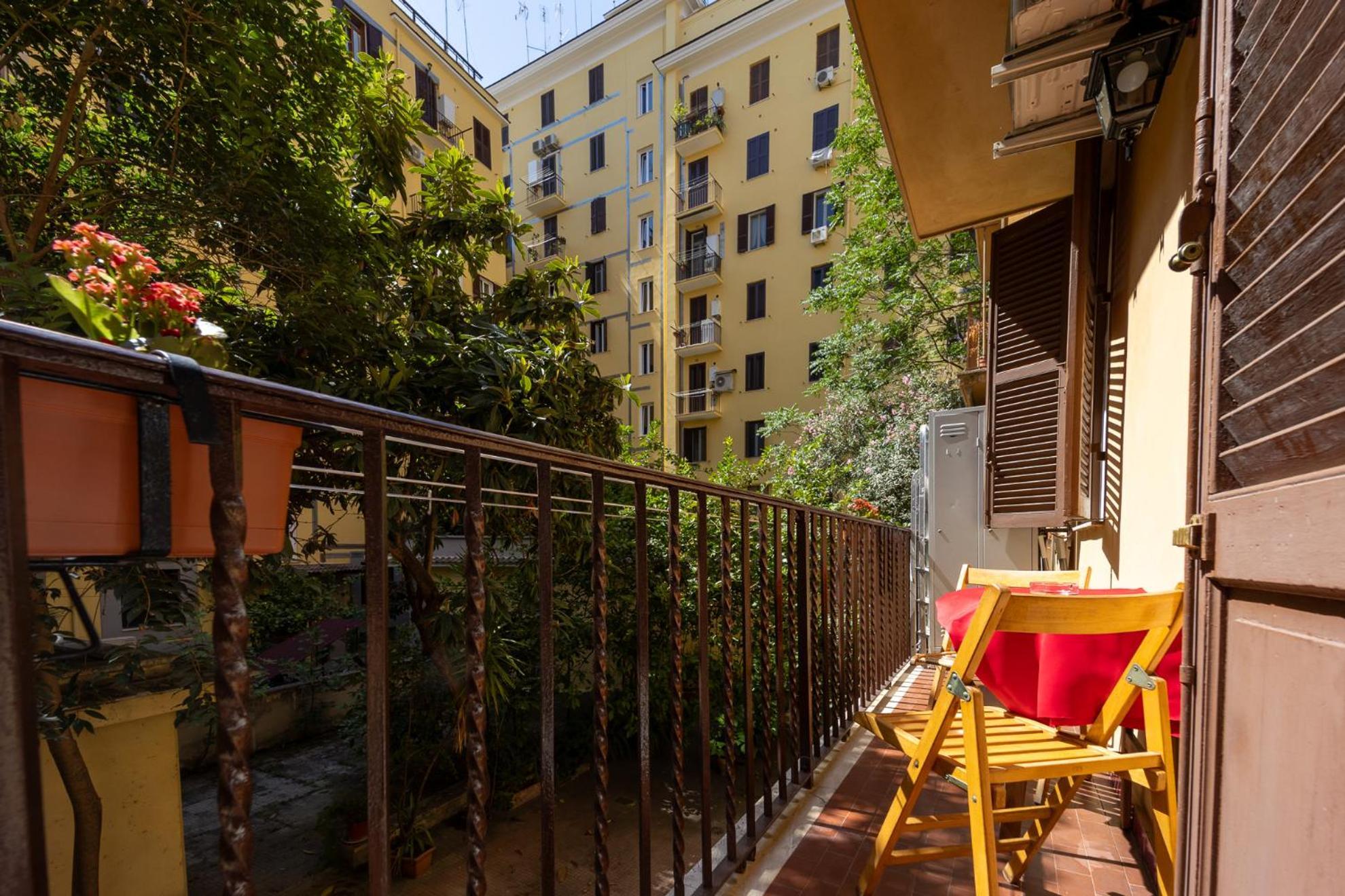 Caruso Regal House Apartment Rome Bagian luar foto